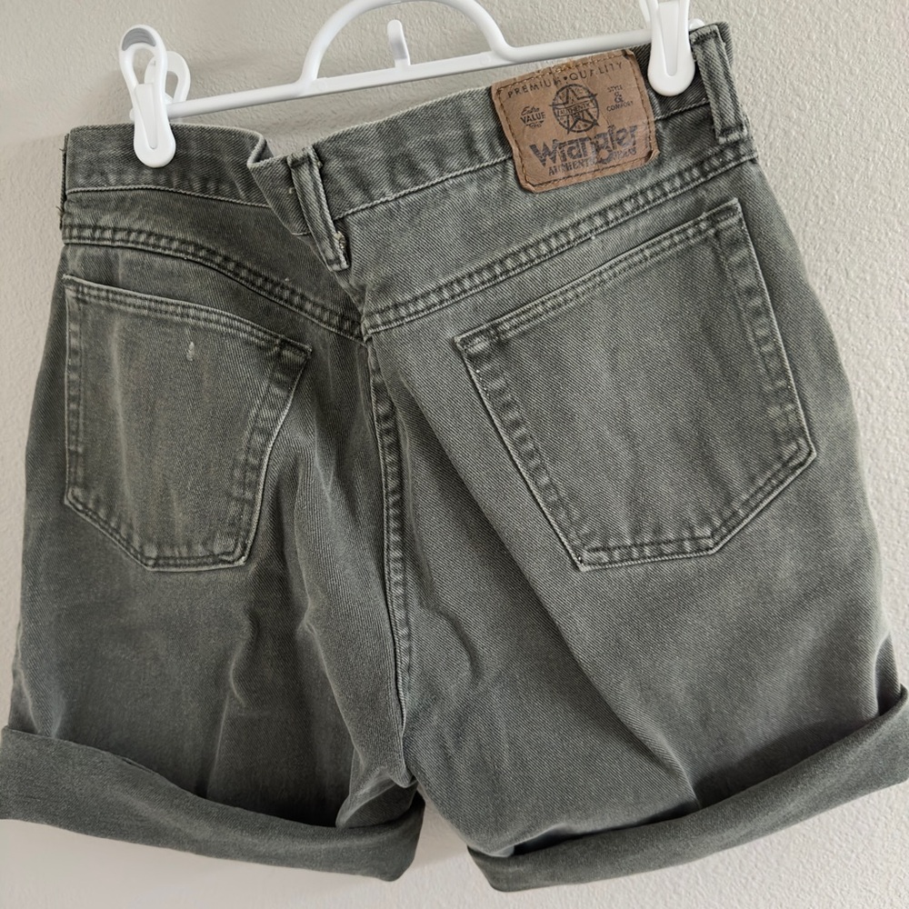 Y2K Wrangler 32 waist Boy Girl style Faded Green Shorts